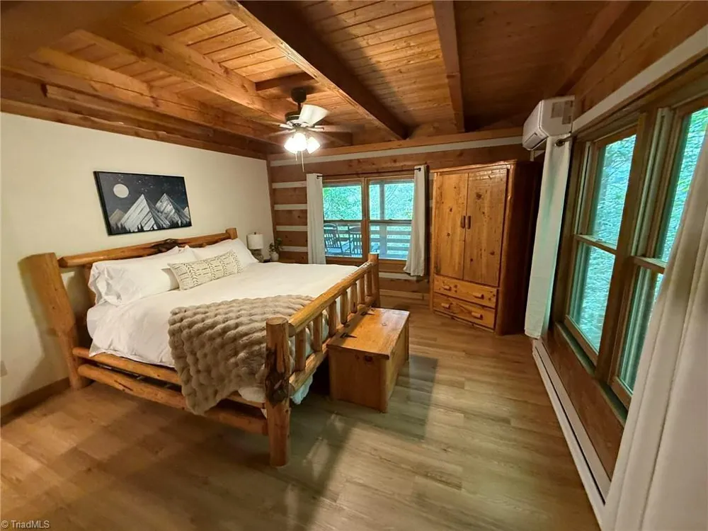 1105 Fall Creek Road Purlear, NC 28665