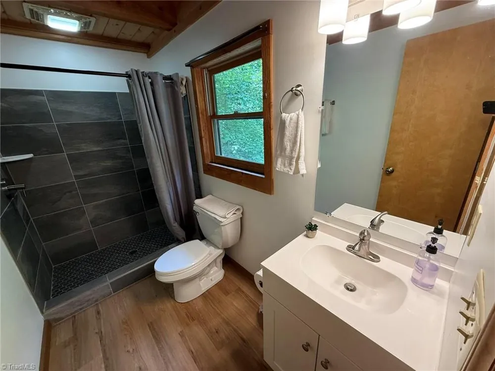 1105 Fall Creek Road Purlear, NC 28665