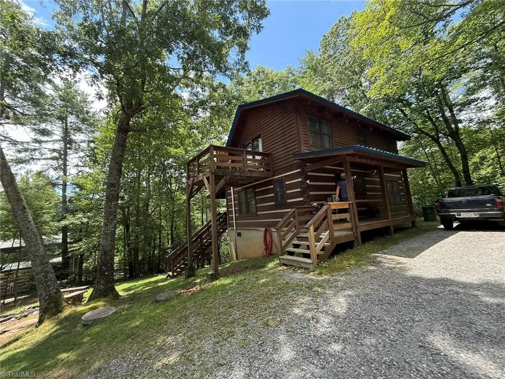 1105 Fall Creek Road Purlear, NC 28665
