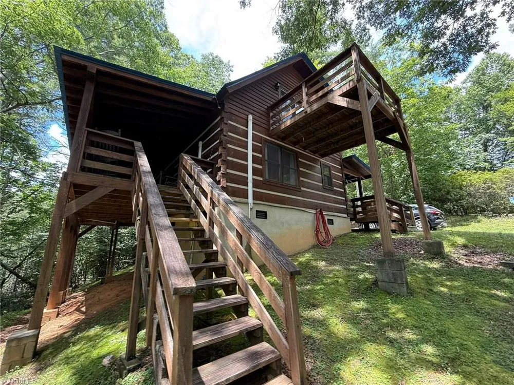1105 Fall Creek Road Purlear, NC 28665