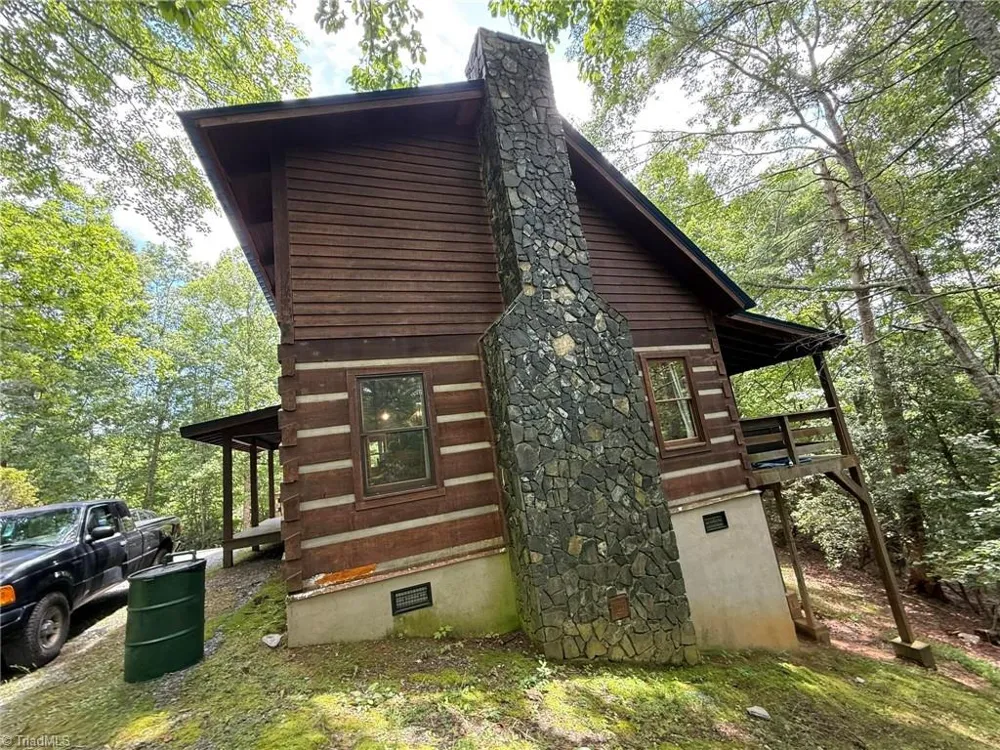 1105 Fall Creek Road Purlear, NC 28665