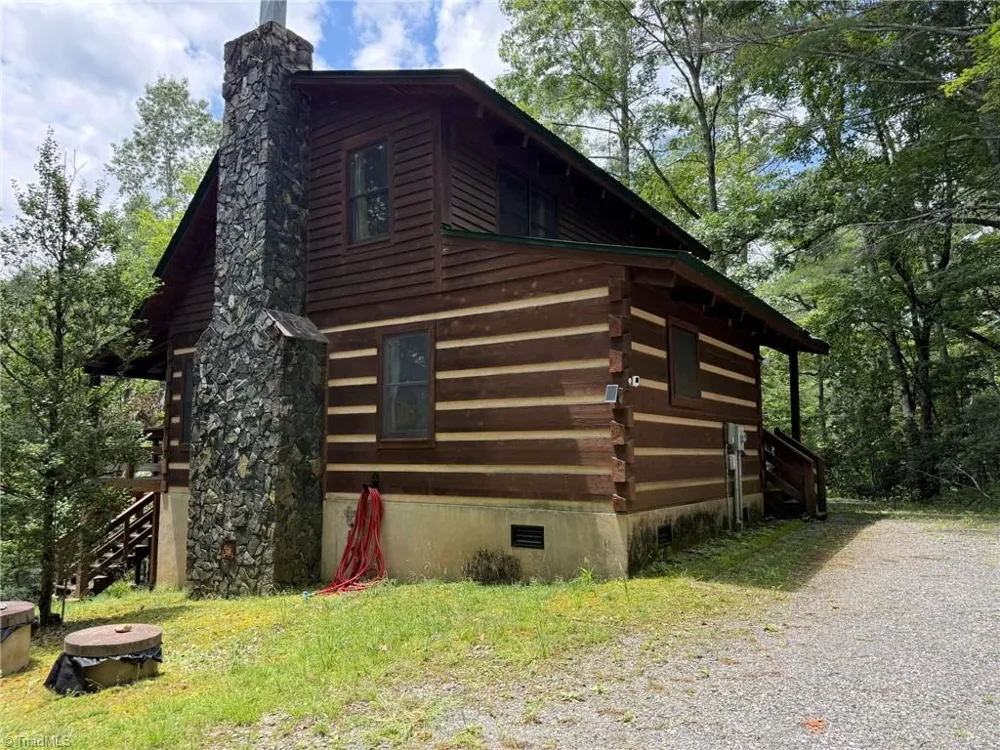 1105 Fall Creek Road Purlear, NC 28665