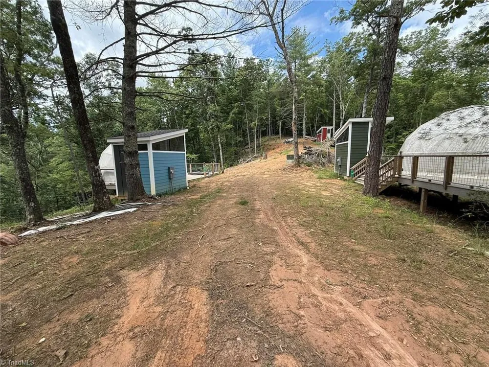 1105 Fall Creek Road Purlear, NC 28665