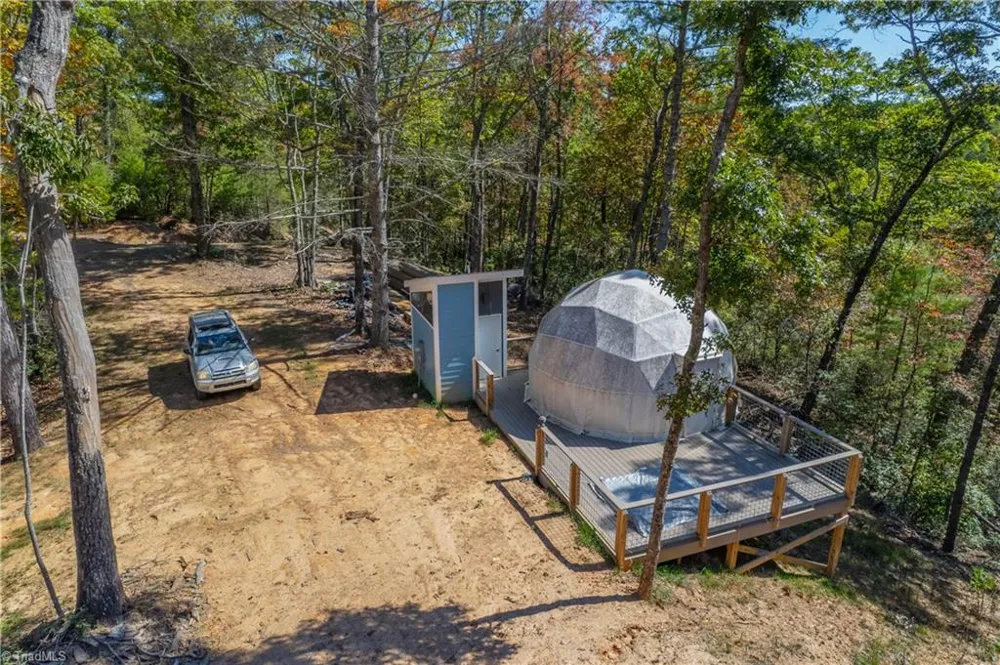 1105 Fall Creek Road Purlear, NC 28665