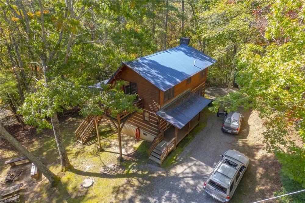1105 Fall Creek Road Purlear, NC 28665