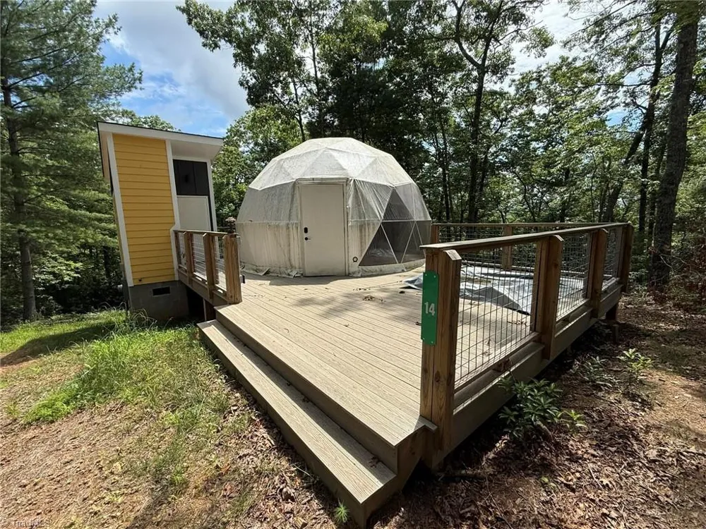 1105 Fall Creek Road Purlear, NC 28665