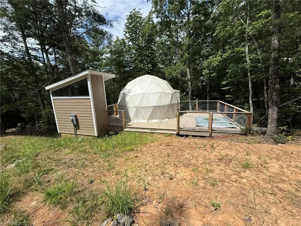 1105 Fall Creek Road Purlear, NC 28665