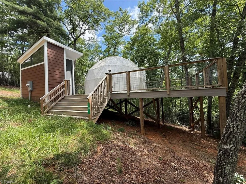 1105 Fall Creek Road Purlear, NC 28665