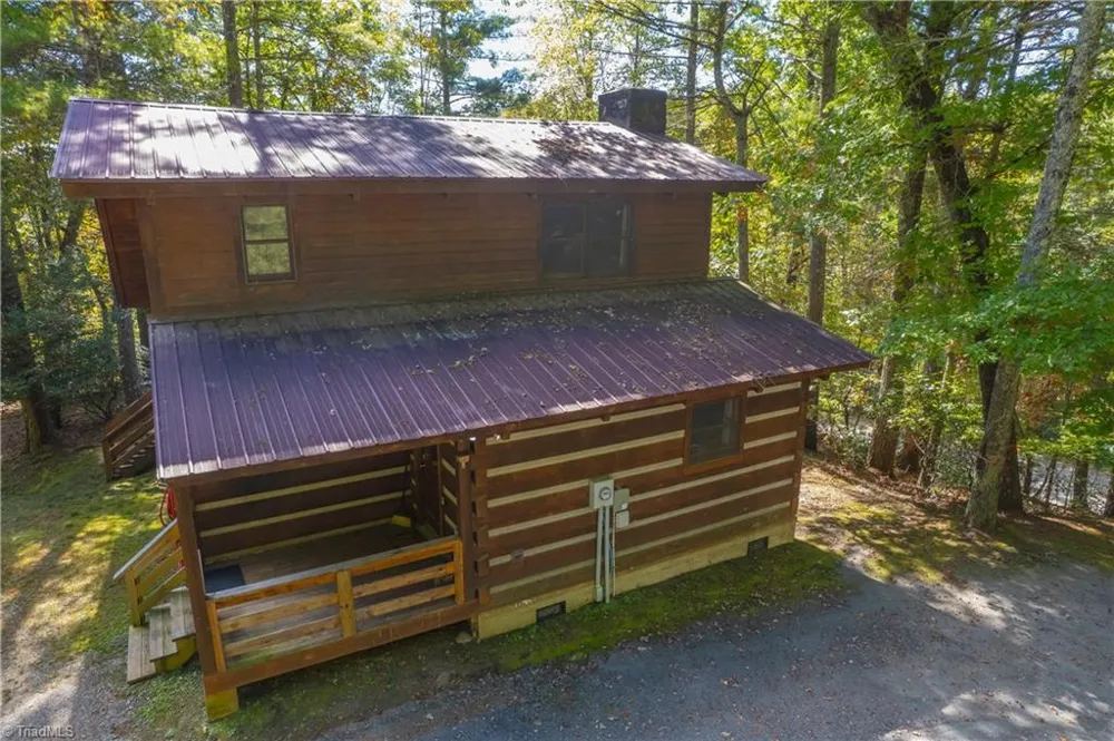 1105 Fall Creek Road Purlear, NC 28665