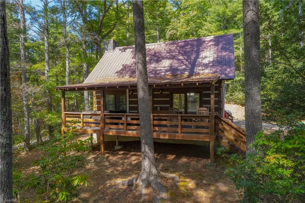 1105 Fall Creek Road Purlear, NC 28665