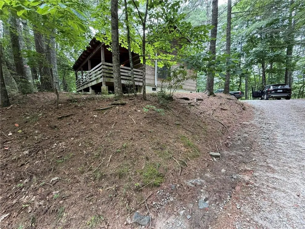 1105 Fall Creek Road Purlear, NC 28665