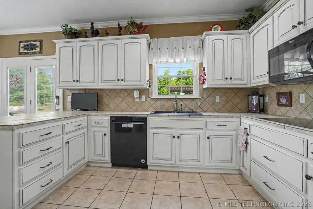 2406 E Fairfield Court Oologah, OK 74053