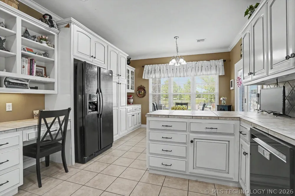 2406 E Fairfield Court Oologah, OK 74053