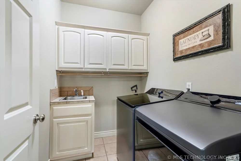 2406 E Fairfield Court Oologah, OK 74053