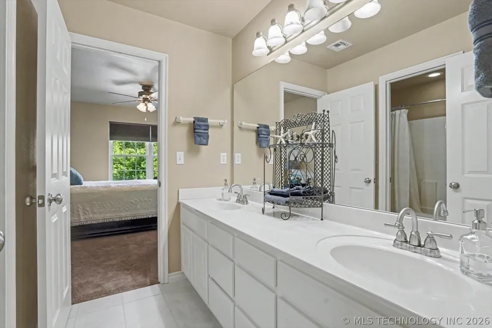 2406 E Fairfield Court Oologah, OK 74053