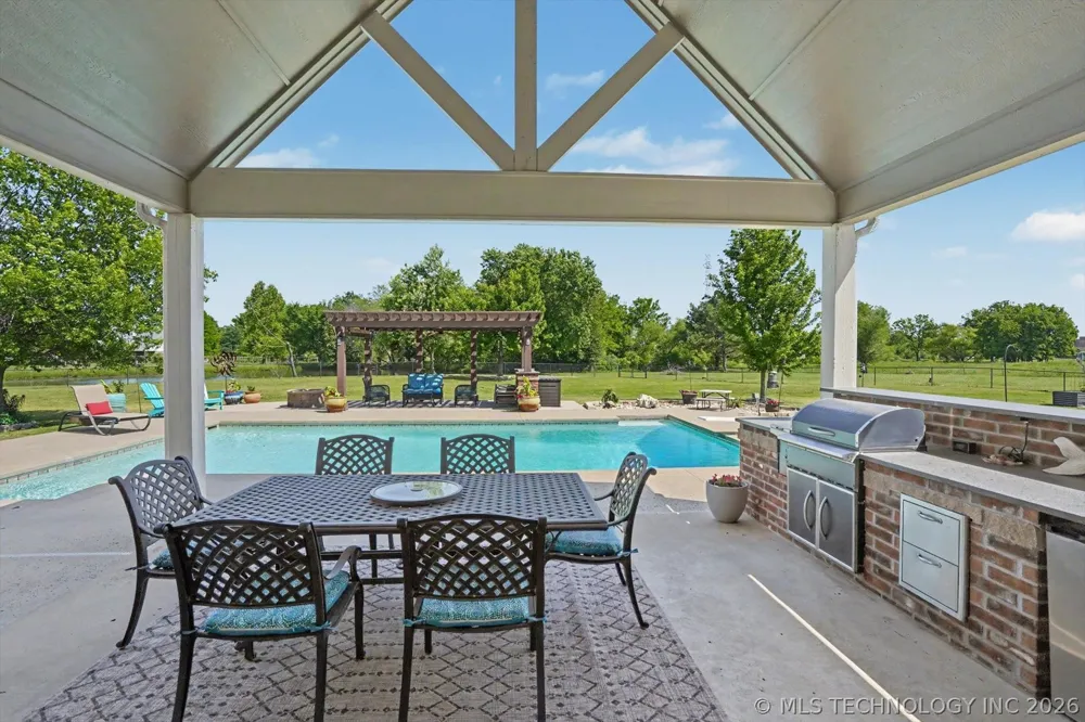 2406 E Fairfield Court Oologah, OK 74053