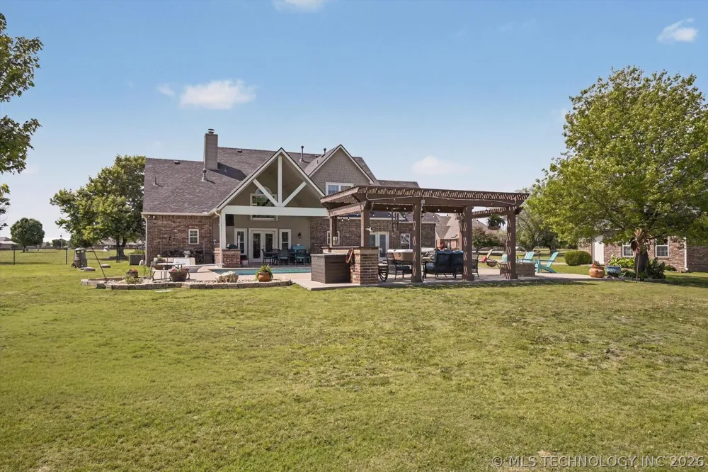 2406 E Fairfield Court Oologah, OK 74053