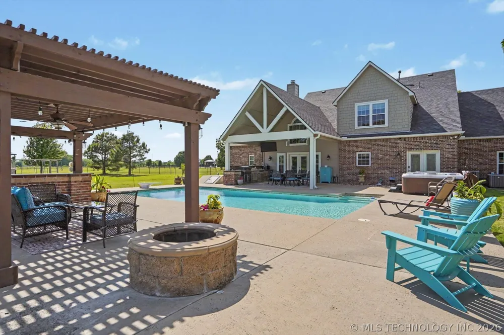 2406 E Fairfield Court Oologah, OK 74053