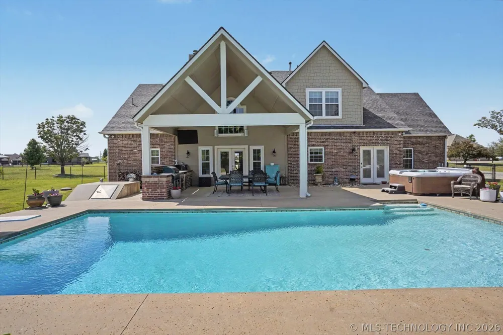 2406 E Fairfield Court Oologah, OK 74053