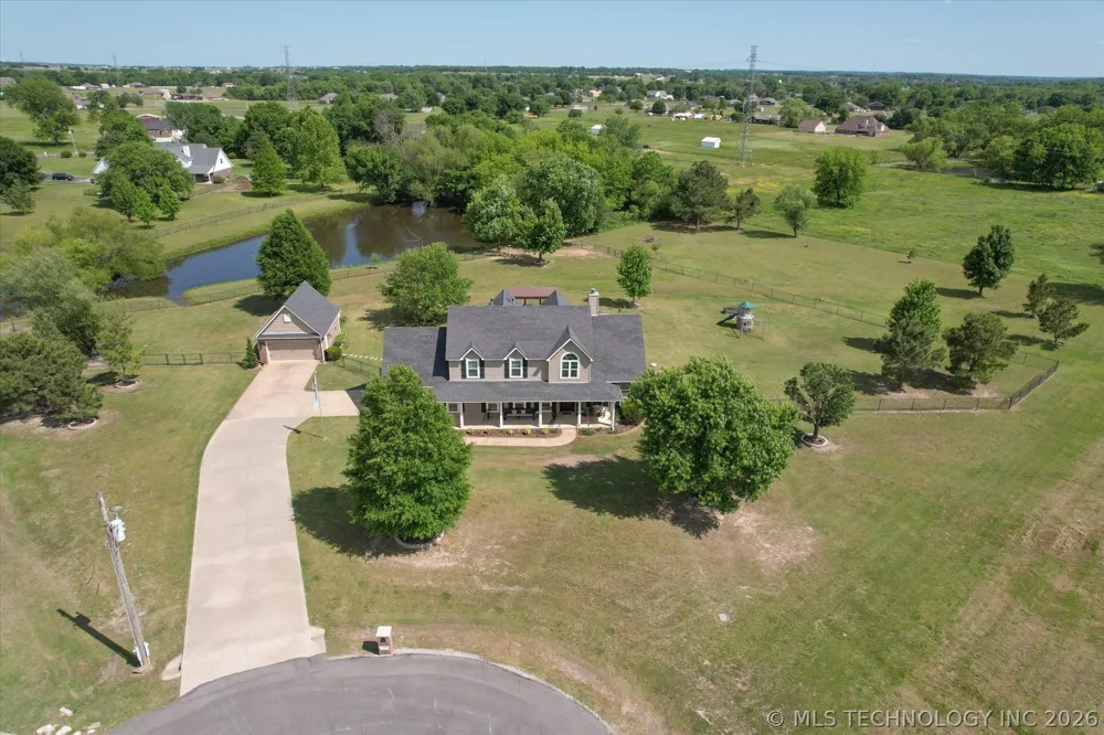 2406 E Fairfield Court Oologah, OK 74053