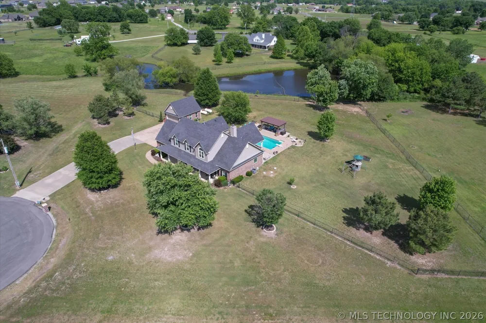 2406 E Fairfield Court Oologah, OK 74053