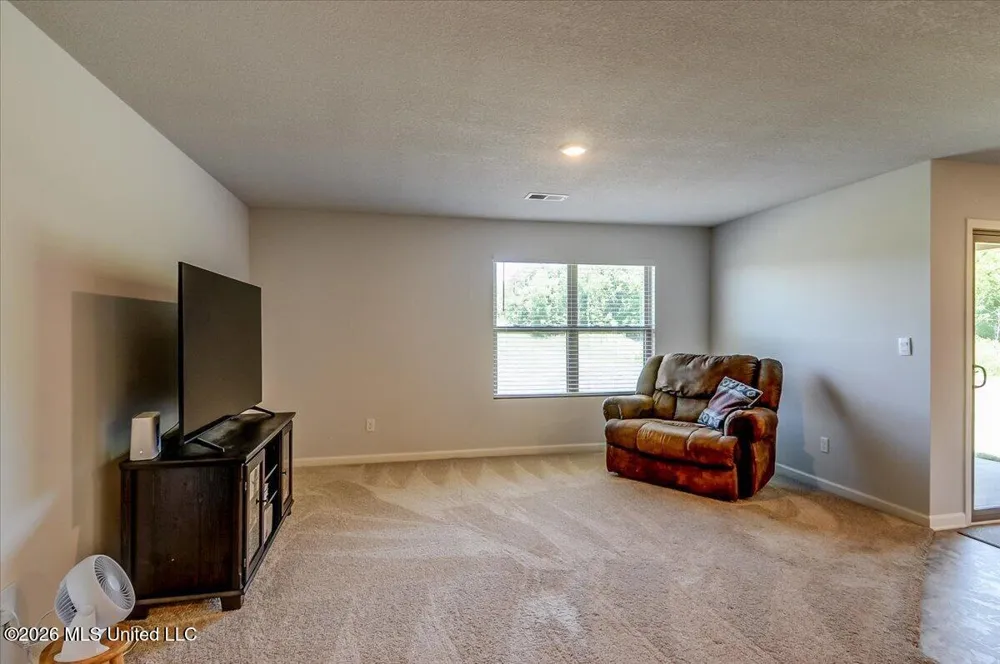 5268 Alpine Drive Horn Lake, MS 38637