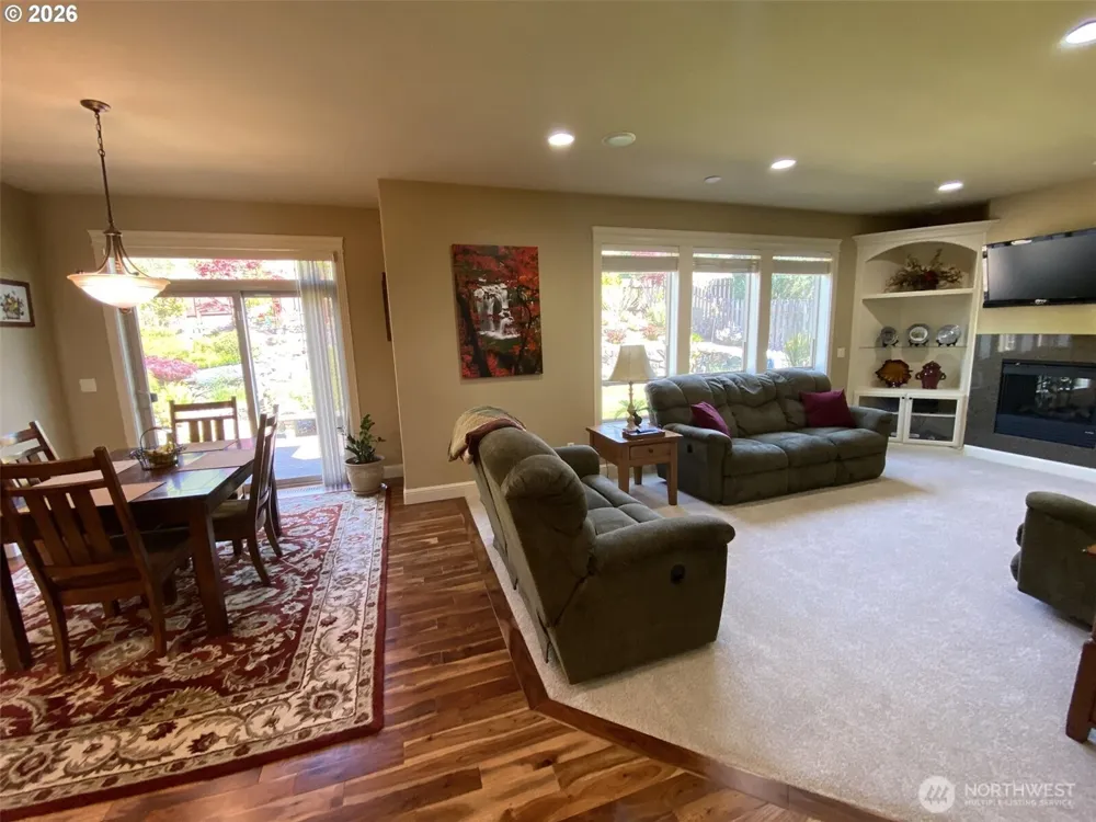 545 E 18 STREET La Center, WA 98629