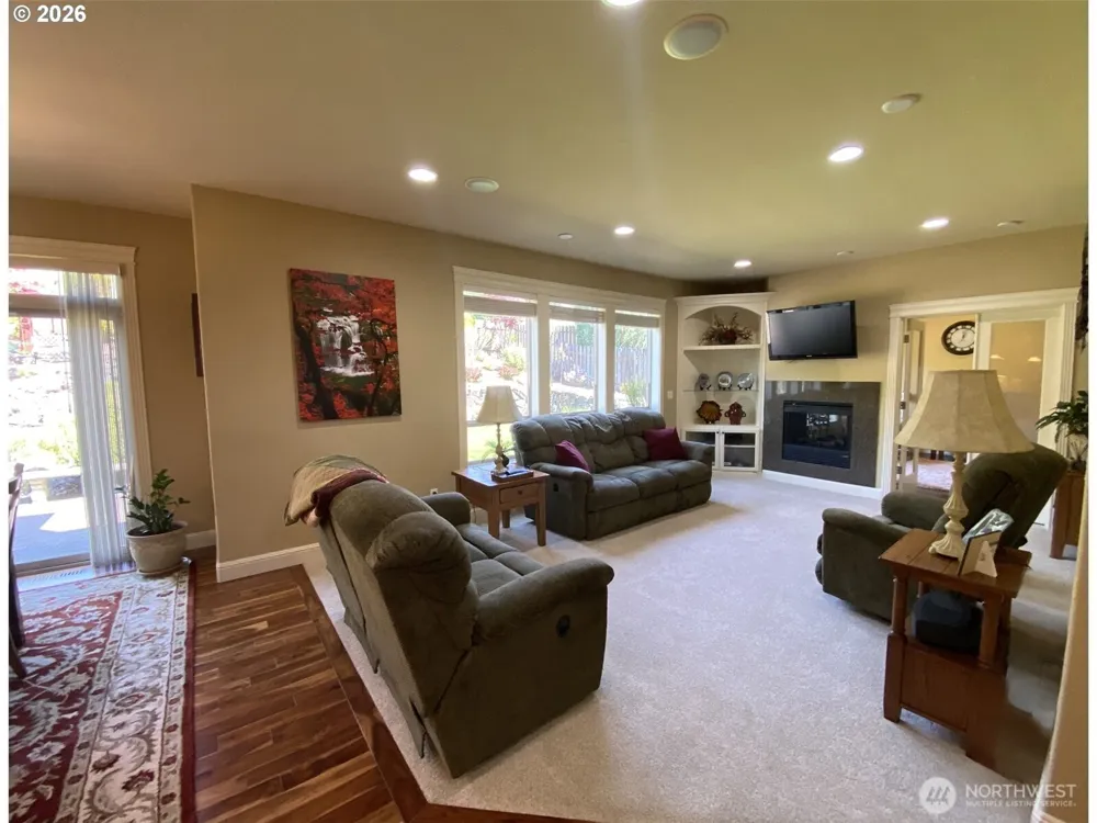 545 E 18 STREET La Center, WA 98629
