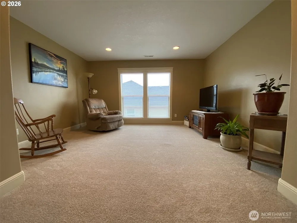 545 E 18 STREET La Center, WA 98629