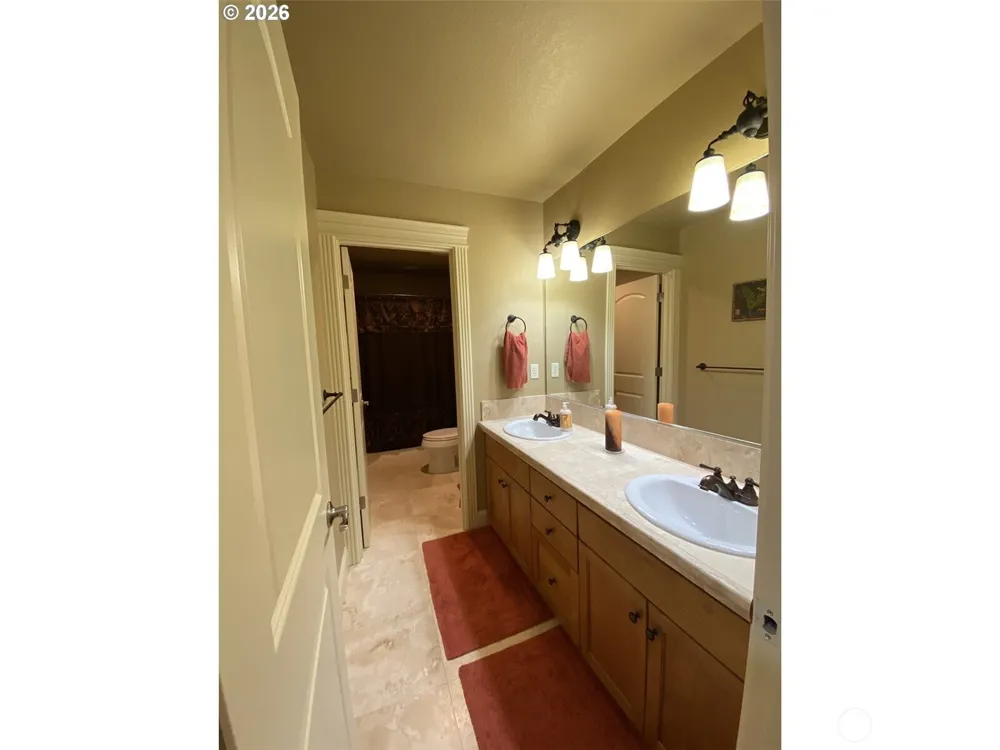545 E 18 STREET La Center, WA 98629