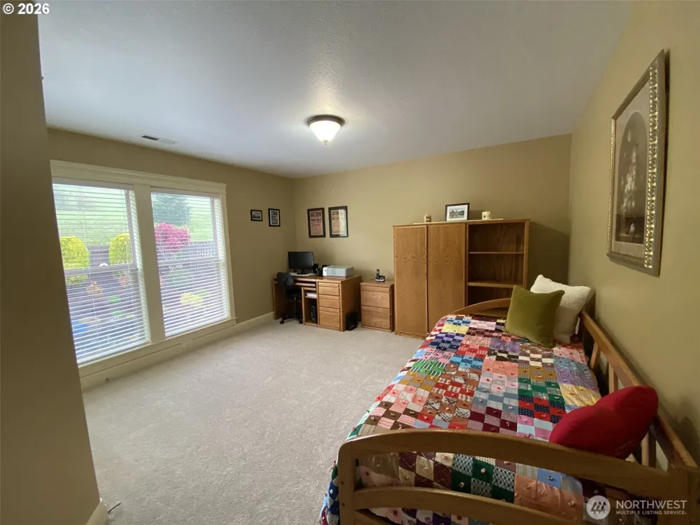 545 E 18 STREET La Center, WA 98629
