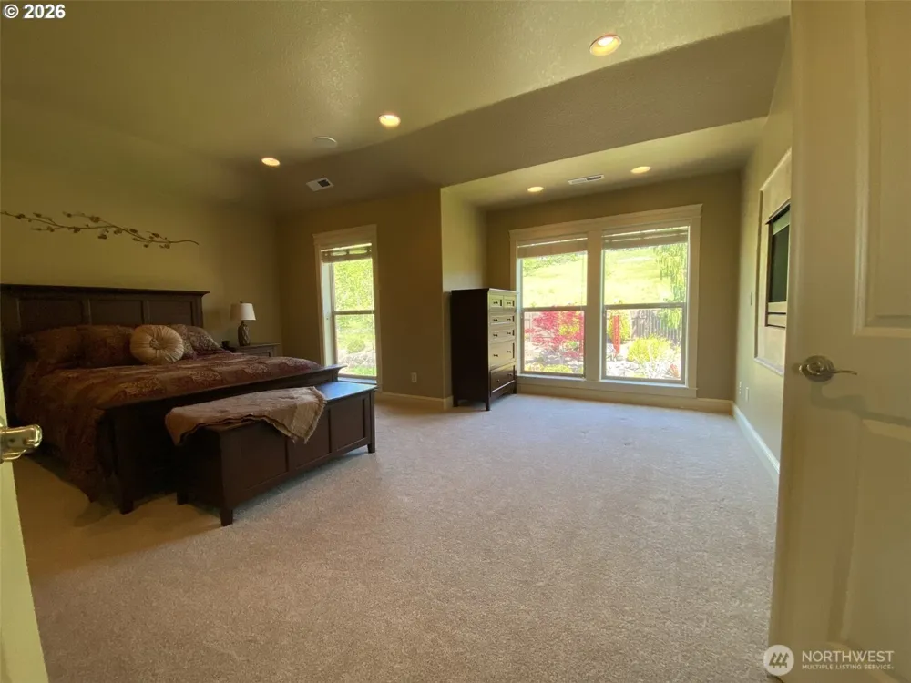 545 E 18 STREET La Center, WA 98629