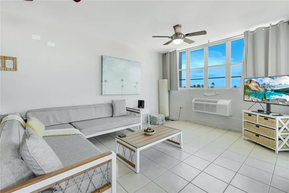 115 115 #401 Rincon, PR 00677