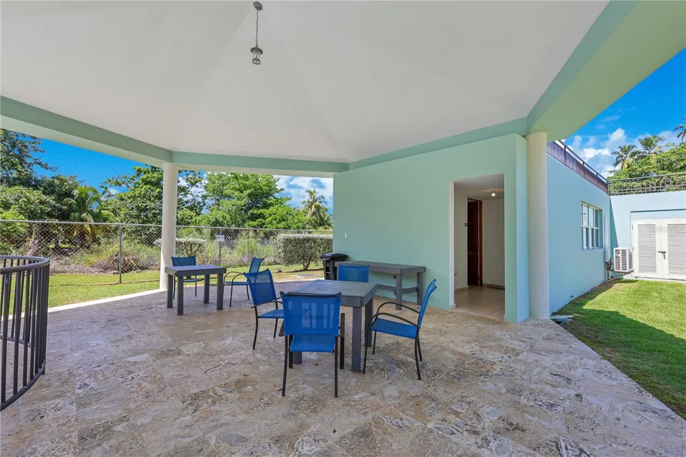 115 115 #401 Rincon, PR 00677