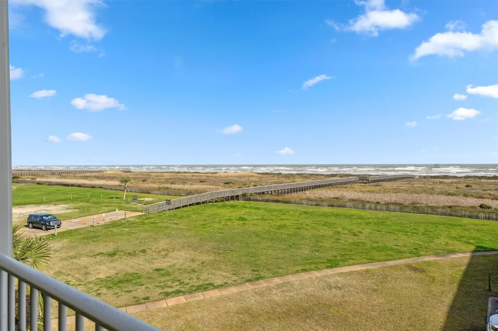 4141 Pointe West Drive #202 Galveston, TX 77554