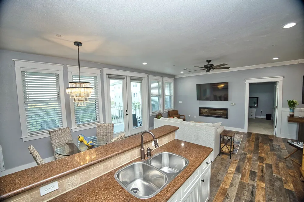 4141 Pointe West Drive #202 Galveston, TX 77554