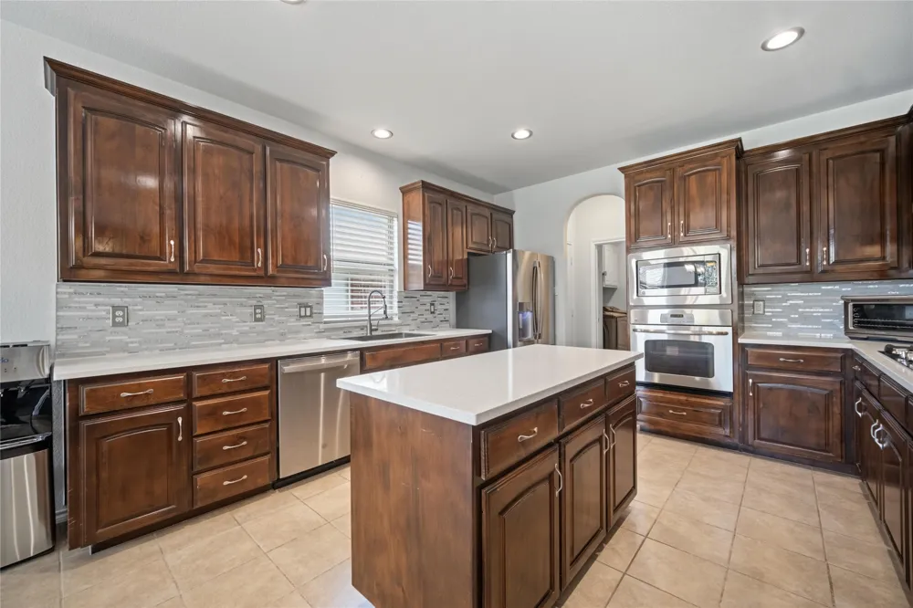 2105 Stoney Gorge Fort Worth, TX 76177