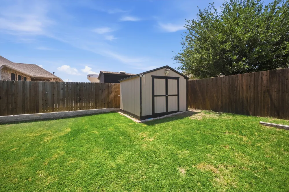 2105 Stoney Gorge Fort Worth, TX 76177