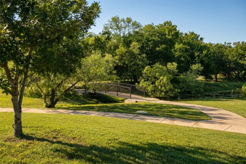 2105 Stoney Gorge Fort Worth, TX 76177