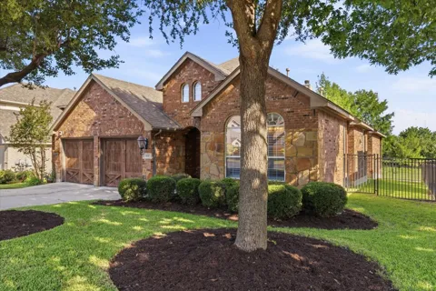 808 Bent Wood Place