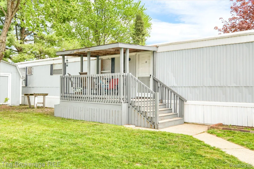 4441 Beechwood Brandon Charter Township, MI 48346