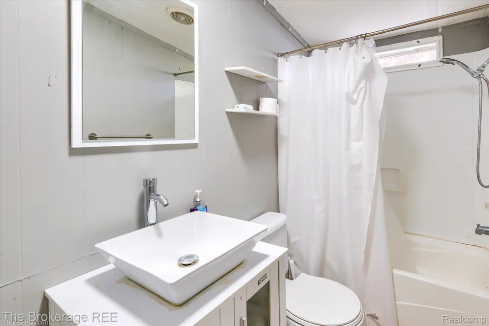 4441 Beechwood Brandon Charter Township, MI 48346