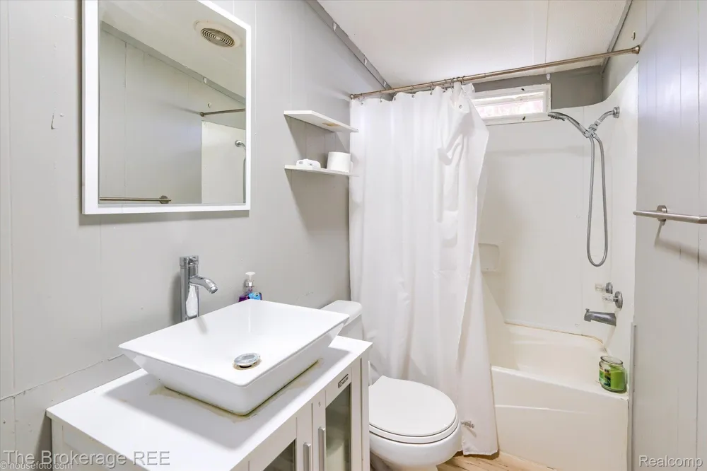 4441 Beechwood Brandon Charter Township, MI 48346