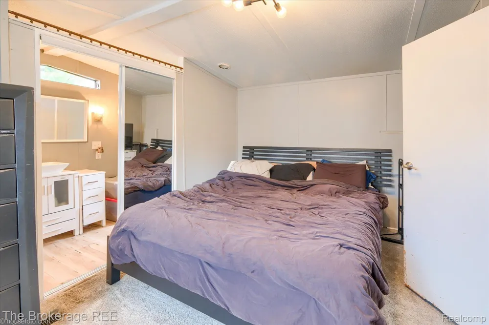 4441 Beechwood Brandon Charter Township, MI 48346
