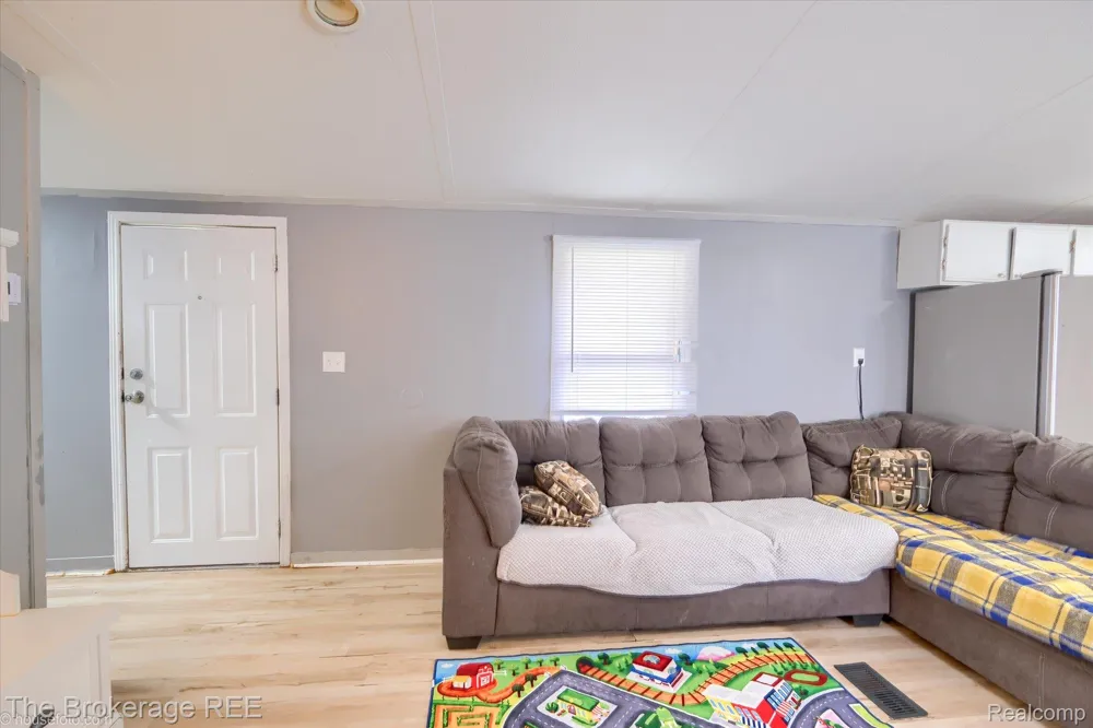 4441 Beechwood Brandon Charter Township, MI 48346
