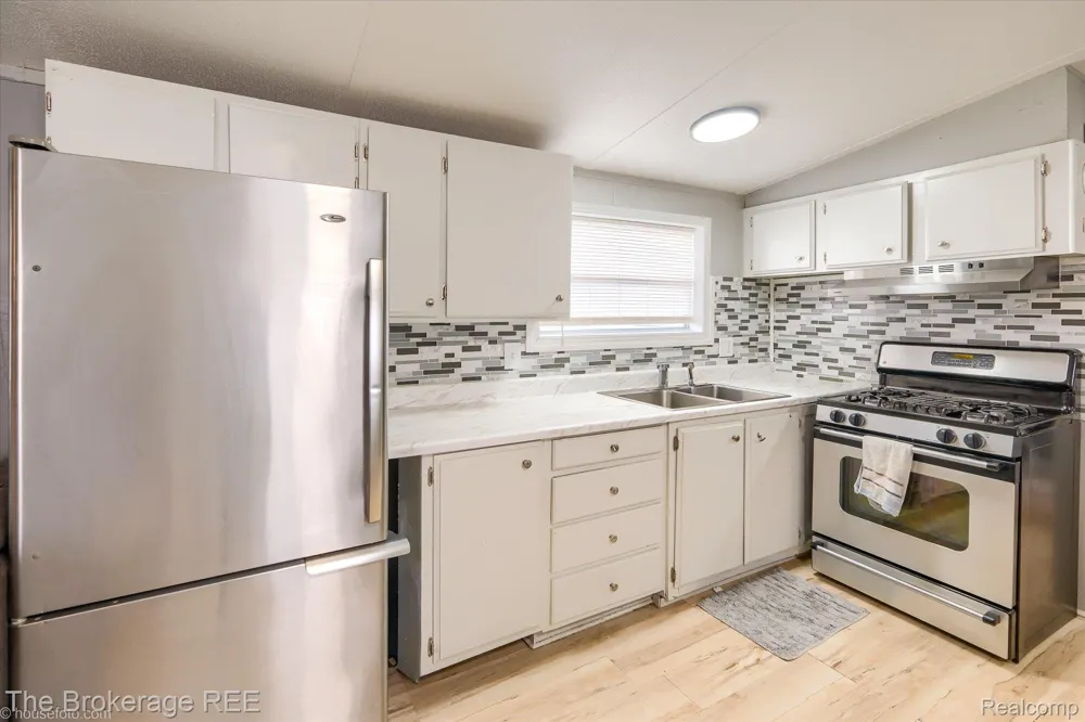 4441 Beechwood Brandon Charter Township, MI 48346