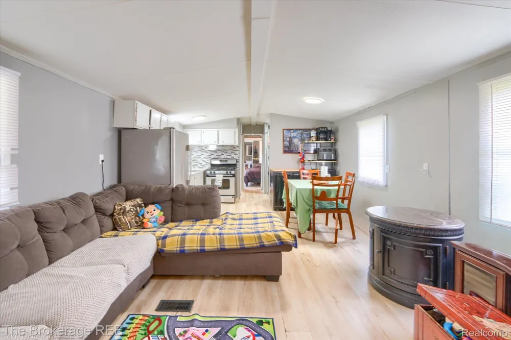 4441 Beechwood Brandon Charter Township, MI 48346