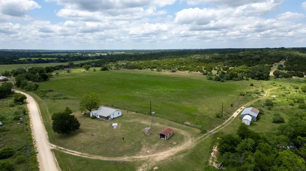 1233 County Road 434 Hamilton, TX 76531