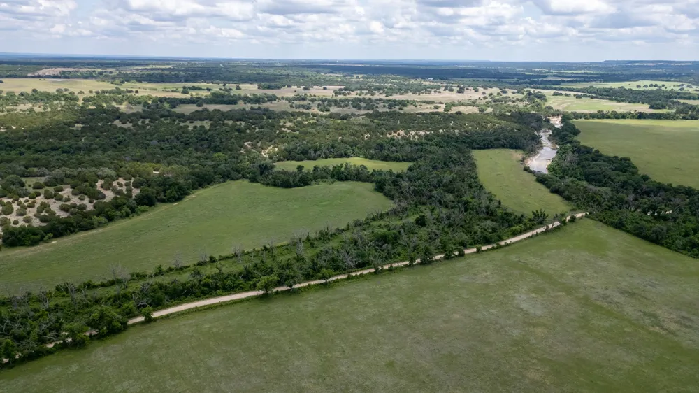 1233 County Road 434 Hamilton, TX 76531