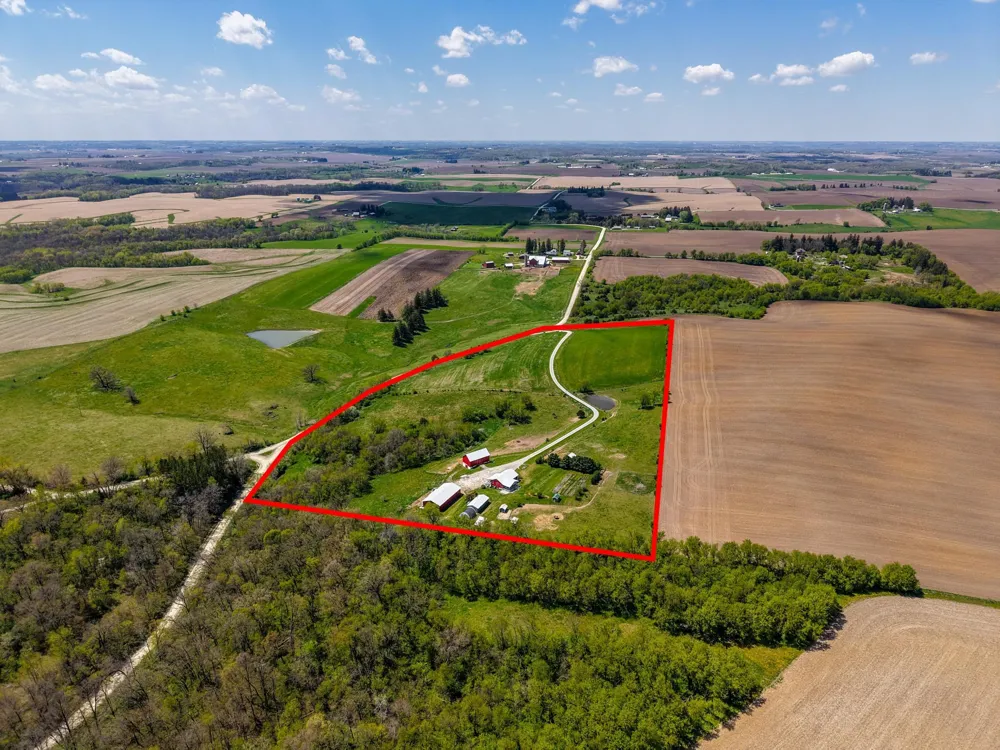 40698 Chestnut Road Lanesboro, MN 55949